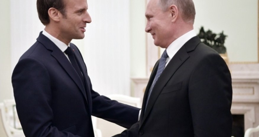 Путин и Макрон обсудили Карабах Путин и Макрон обсудили Карабах