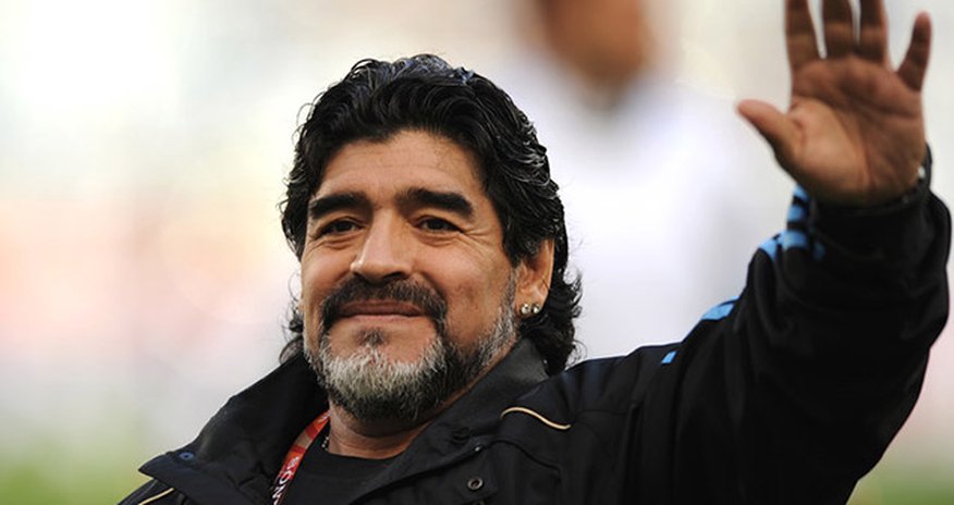 FİFA Maradonaya görə bayraqları endirdi FİFA Maradonaya görə bayraqları endirdi