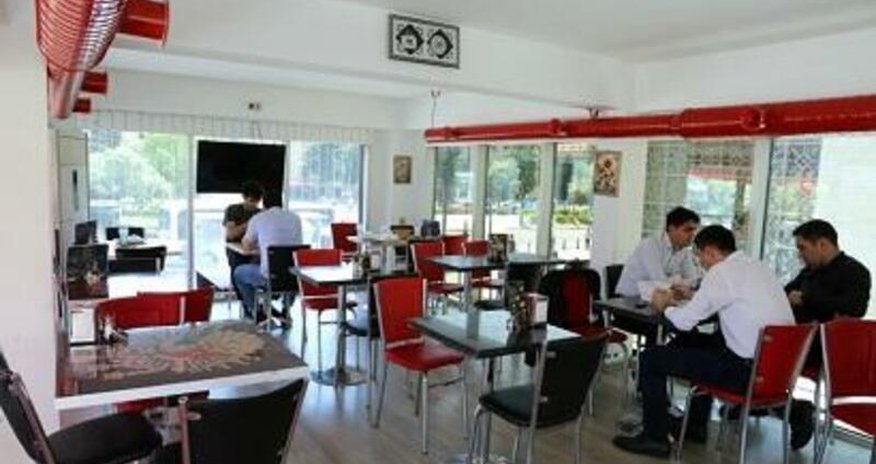 Polis kafelərdə reyd keçirdi - 14 nəfər cərimələndi Polis kafelərdə reyd keçirdi - 14 nəfər cərimələndi