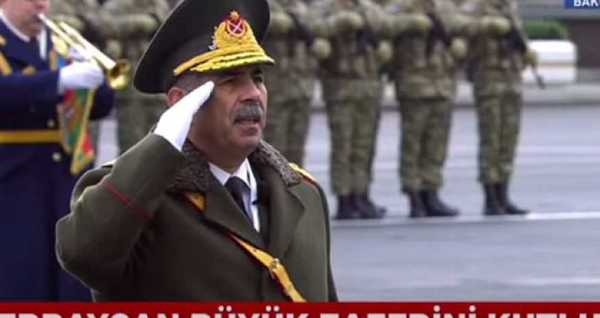 Zakir Həsənov Zəfər paradında raport verdi Zakir Həsənov Zəfər paradında raport verdi