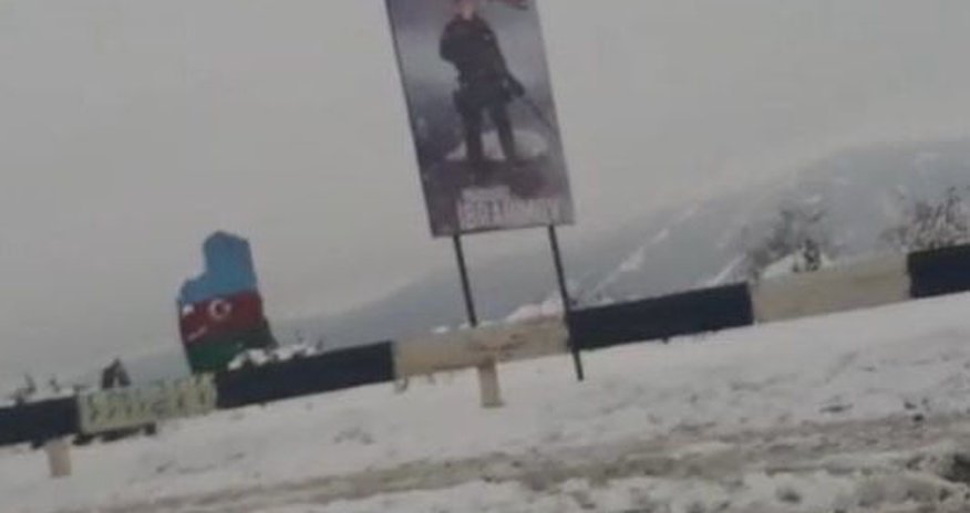Ermənilər üçün ən strateji yerə Mübarizin şəkli vuruldu - FOTO Ermənilər üçün ən strateji yerə Mübarizin şəkli vuruldu - FOTO