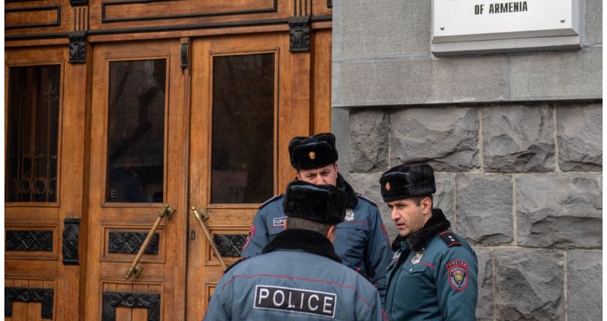 В Армении заведено около 900 уголовных дел в с вязи с поражением в Карабахе В Армении заведено около 900 уголовных дел в с вязи с поражением в Карабахе