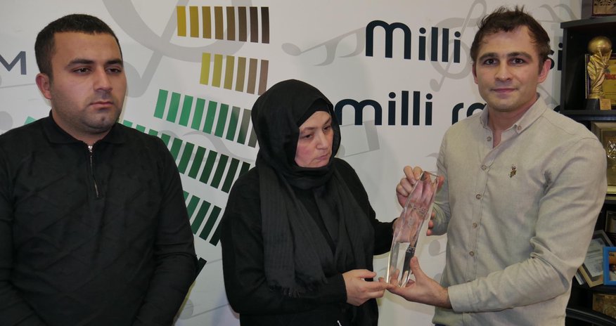 Xudayar Yusifzadənin oxuduğu mahnı ilin ən yaxşı ifası seçildi - FOTO Xudayar Yusifzadənin oxuduğu mahnı ilin ən yaxşı ifası seçildi - FOTO