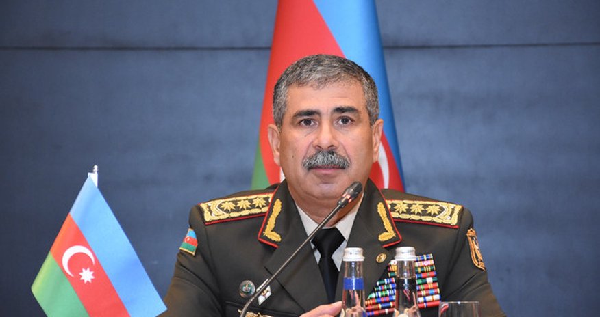 Müdafiə naziri xidməti müşavirə keçirdi Müdafiə naziri xidməti müşavirə keçirdi