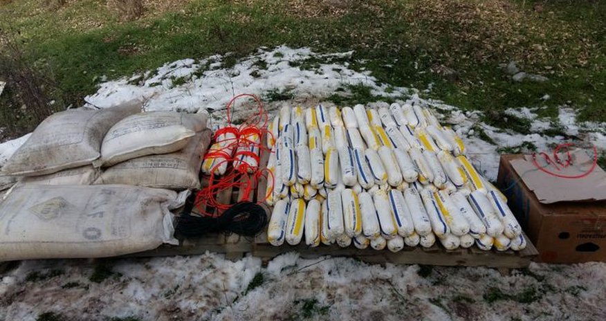 Düşmən Zəngilanda körpünün altına partlayıcı qurğu qoyubmuş... - Foto Düşmən Zəngilanda körpünün altına partlayıcı qurğu qoyubmuş... - Foto