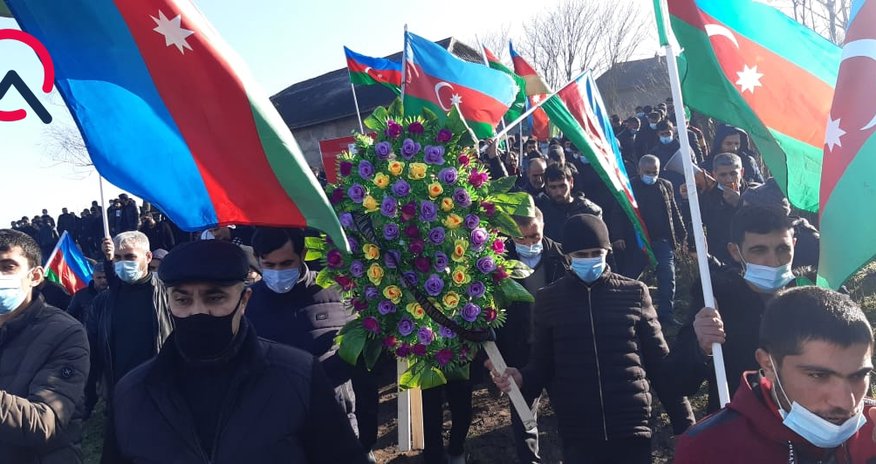 Daha bir şəhidimiz dəfn olundu - Foto Daha bir şəhidimiz dəfn olundu - Foto