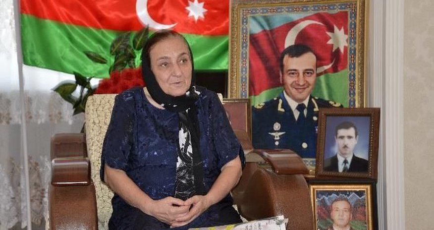 Polad Həşimovun anası: “İcra başçıları gecə atılan fişəngləri görmürdülər?” Polad Həşimovun anası: “İcra başçıları gecə atılan fişəngləri görmürdülər?”