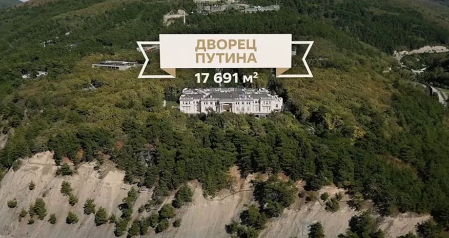 Ruslar Putinə sarayını uşaqlara verməyi təklif etdilər Ruslar Putinə sarayını uşaqlara verməyi təklif etdilər