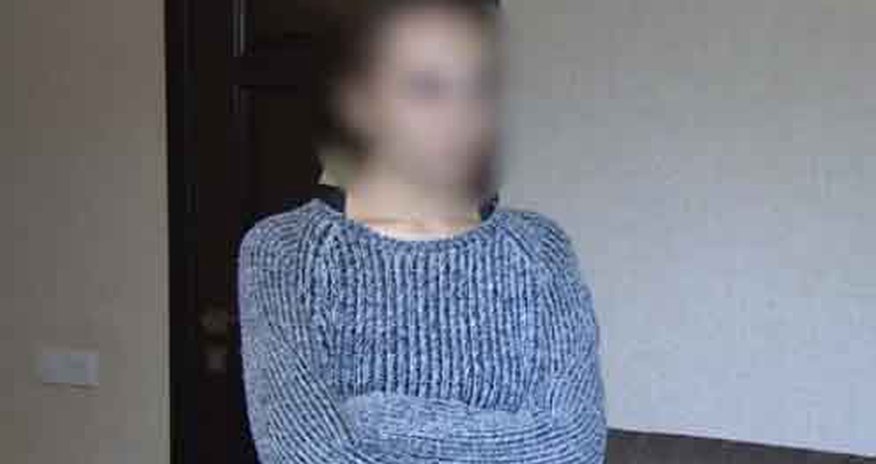 Qadın narkotacir uşaq yeməyinin içində narkotik keçirdi - Video Qadın narkotacir uşaq yeməyinin içində narkotik keçirdi - Video