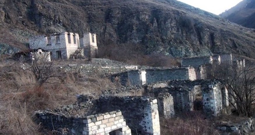 Nazirlik Kəlbəcərin daha bir kəndinin GÖRÜNTÜLƏRİNİ YAYDI Nazirlik Kəlbəcərin daha bir kəndinin GÖRÜNTÜLƏRİNİ YAYDI
