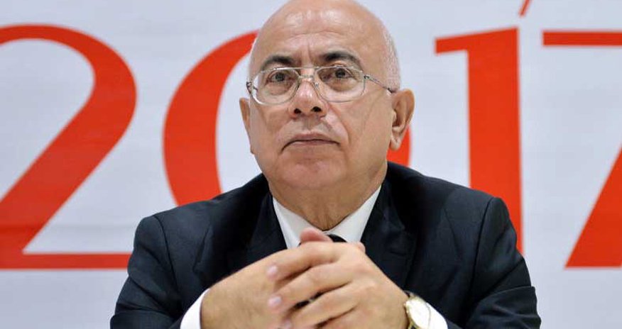 Deputatla spiker arasında gərginlik Deputatla spiker arasında gərginlik