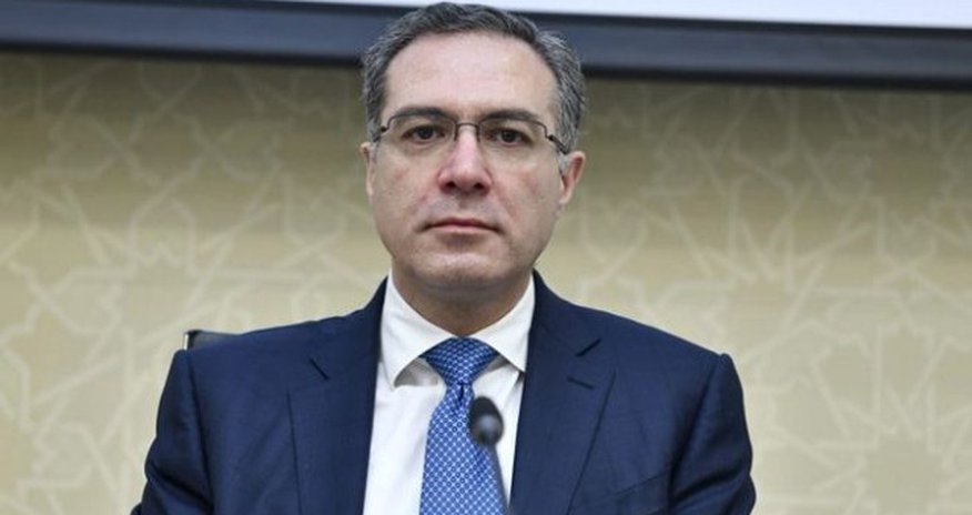 Şahmar Mövsümov yeni sədri kollektivə təqdim etdi Şahmar Mövsümov yeni sədri kollektivə təqdim etdi