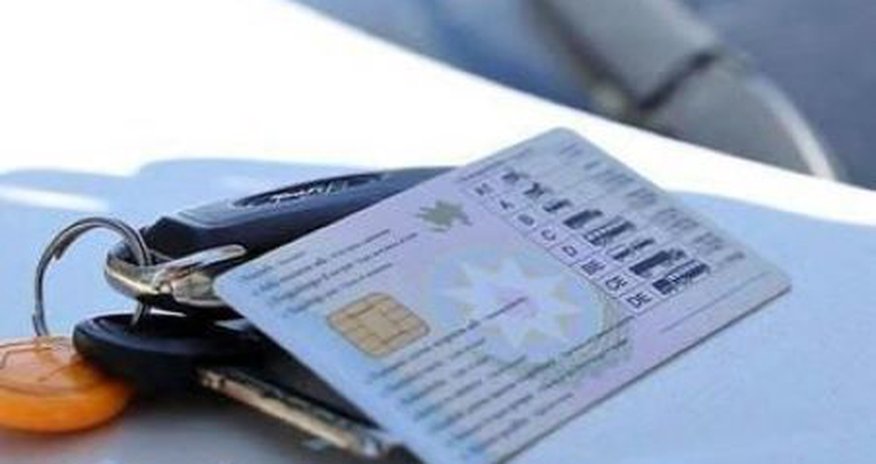 Sürücülük vəsiqəsi ilə bağlı qanunda dəyişiklik edildi Sürücülük vəsiqəsi ilə bağlı qanunda dəyişiklik edildi