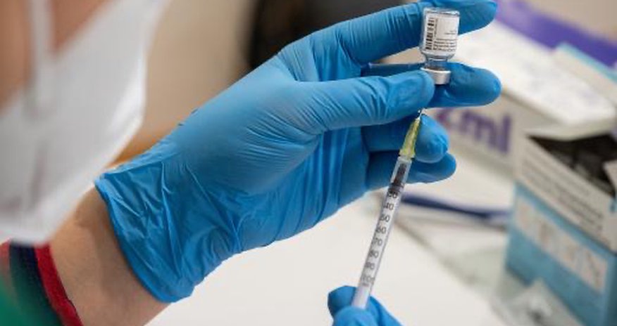 Биолог: вакцинированные могут быть переносчиками COVID-19 Биолог: вакцинированные могут быть переносчиками COVID-19