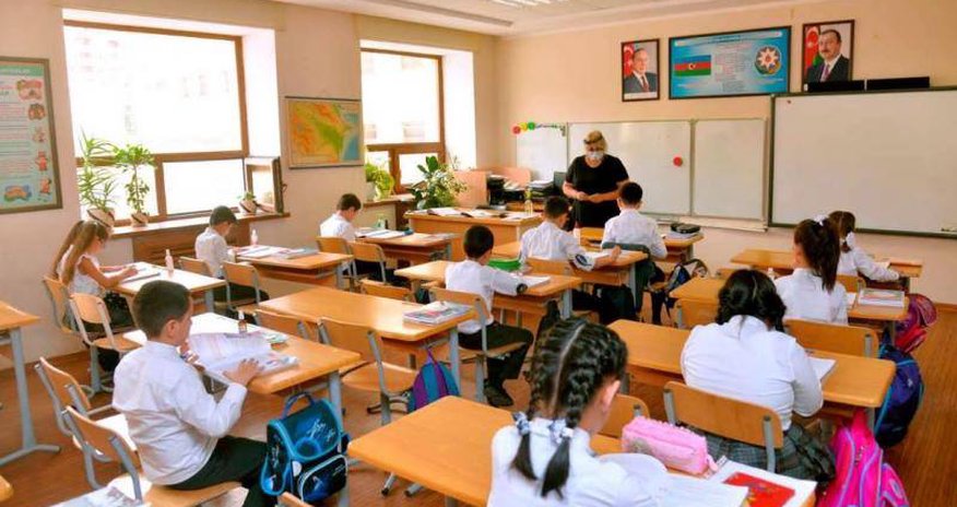 Şagirdlərin elektron yerdəyişməsinə başlanılıb Şagirdlərin elektron yerdəyişməsinə başlanılıb
