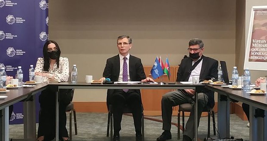 Zahid Oruc qazi və şəhid ailələri ilə görüşdü Zahid Oruc qazi və şəhid ailələri ilə görüşdü