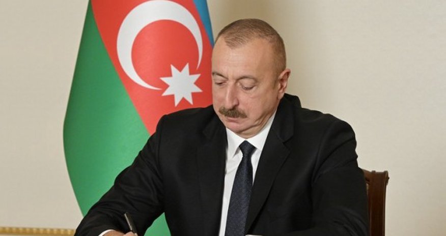 Prezident “Dövlət rüsumu haqqında” qanuna dəyişikliyi təsdiqləyib Prezident “Dövlət rüsumu haqqında” qanuna dəyişikliyi təsdiqləyib