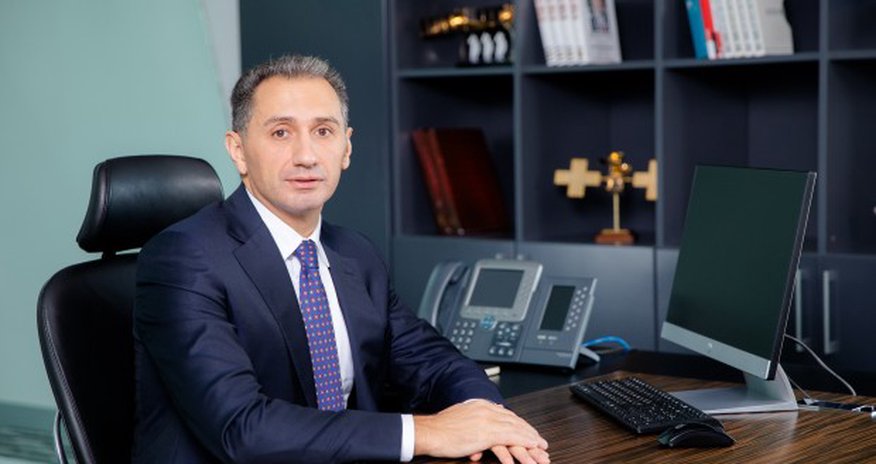 Rəşad Nəbiyev Baş direktoru işdən çıxardı Rəşad Nəbiyev Baş direktoru işdən çıxardı
