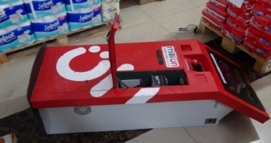 “Milliön”dən pul oğurlayanlar ələ keçdi “Milliön”dən pul oğurlayanlar ələ keçdi