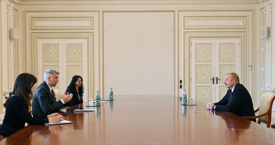 İlham Əliyev Dünya Bankının regional direktorunu qəbul edib İlham Əliyev Dünya Bankının regional direktorunu qəbul edib