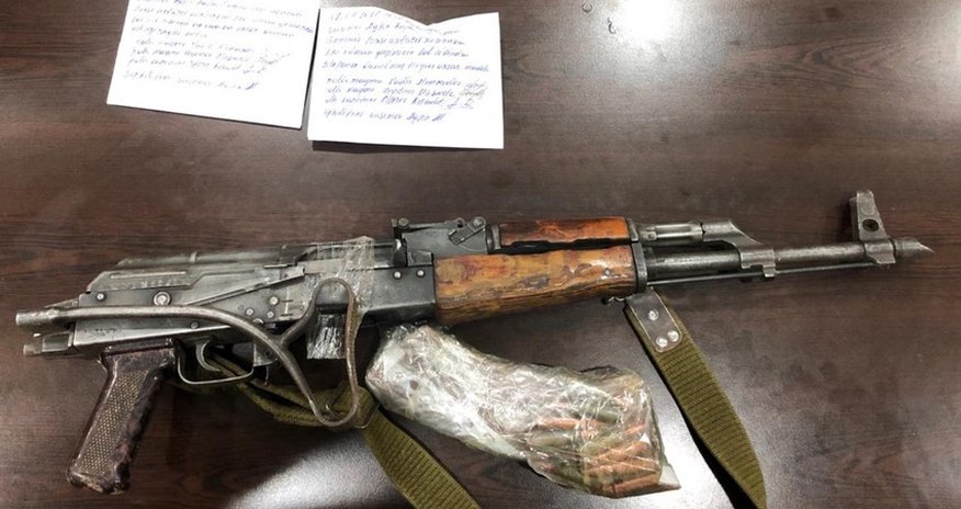Xaçmazda Bakı sakinindən narkotik vasitə, silah və sursat aşkarlanıb Xaçmazda Bakı sakinindən narkotik vasitə, silah və sursat aşkarlanıb