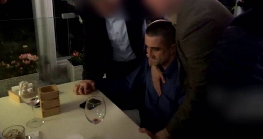 Rusiya FTX-si Ukrayna konsulunun saxlanılmasını əks etdirən görüntüləri yaydı - VİDEO Rusiya FTX-si Ukrayna konsulunun saxlanılmasını əks etdirən görüntüləri yaydı - VİDEO