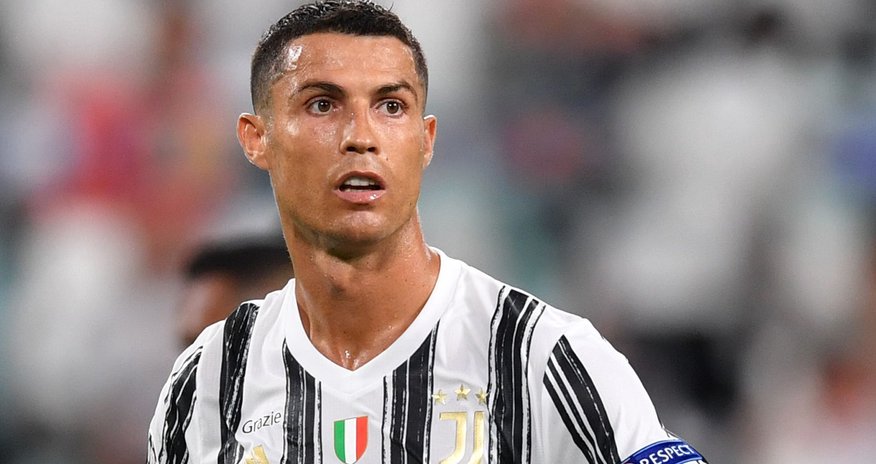 Ronaldu "Mançester Yunayted"ə keçidi üçün maaşının azaldılmasına razıdır Ronaldu "Mançester Yunayted"ə keçidi üçün maaşının azaldılmasına razıdır