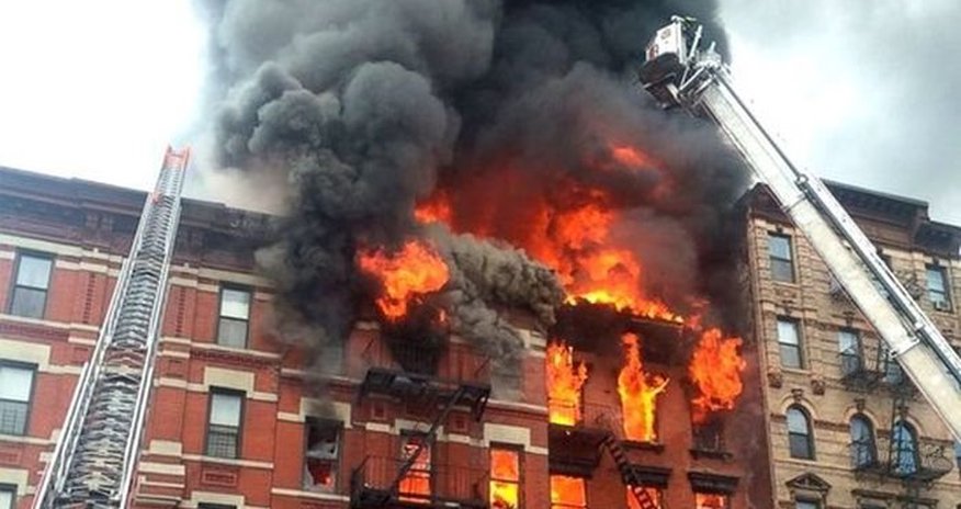 Пожар в жилом доме в Баку Пожар в жилом доме в Баку