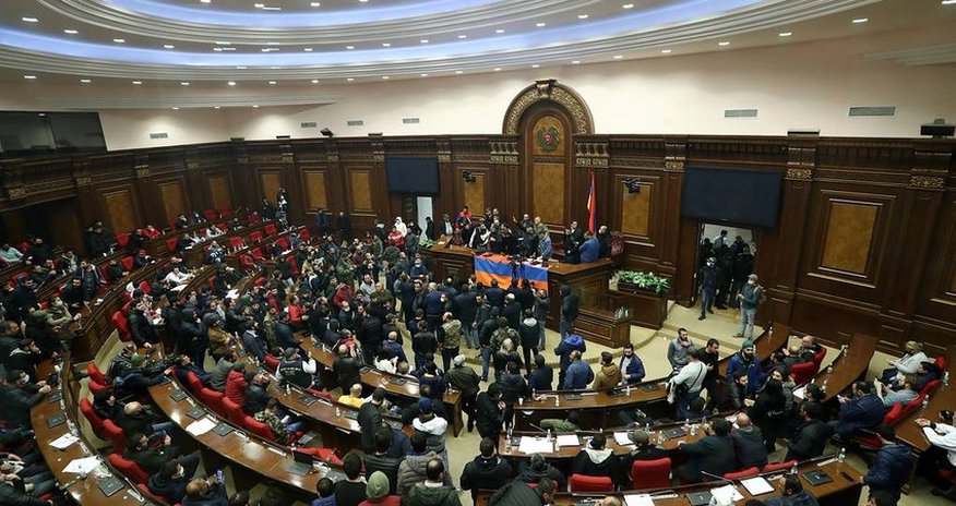 Ermənistan parlamenti buraxıldı Ermənistan parlamenti buraxıldı