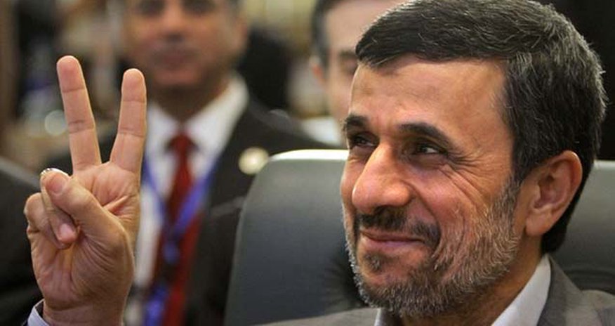 Əhmədinejad prezidentliyə namizədliyini irəli sürdü Əhmədinejad prezidentliyə namizədliyini irəli sürdü