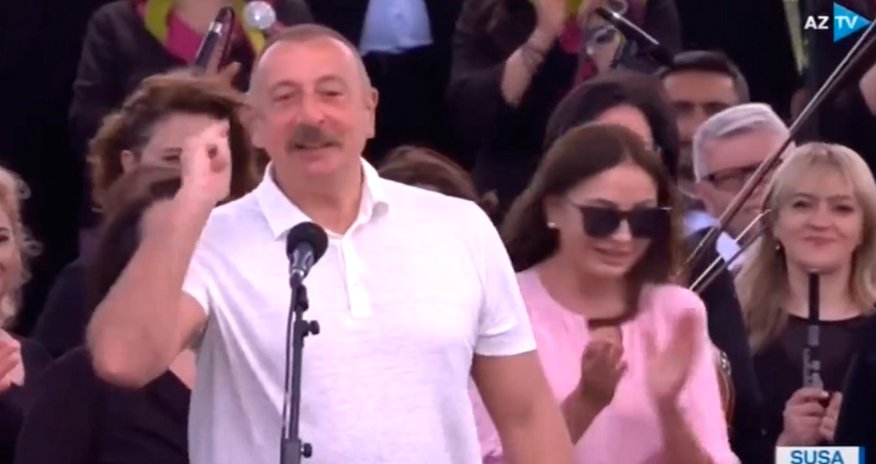 İlham Əliyev Cıdır düzündə o məşhur şüarı bir də belə söylədi (VİDEO) İlham Əliyev Cıdır düzündə o məşhur şüarı bir də belə söylədi (VİDEO)