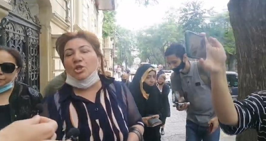 Bakıda AKSİYA- " Biz də bu ölkənin vətəndaşıyıq, çıxsınlar bizə cavab versinlər"-VİDEO Bakıda AKSİYA- " Biz də bu ölkənin vətəndaşıyıq, çıxsınlar bizə cavab versinlər"-VİDEO