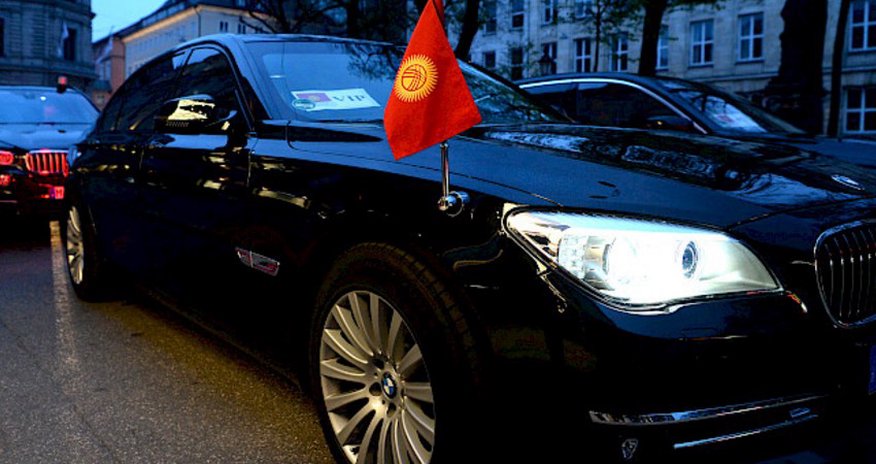 Кортеж президента Кыргызстана попал в аварию, есть погибший Кортеж президента Кыргызстана попал в аварию, есть погибший