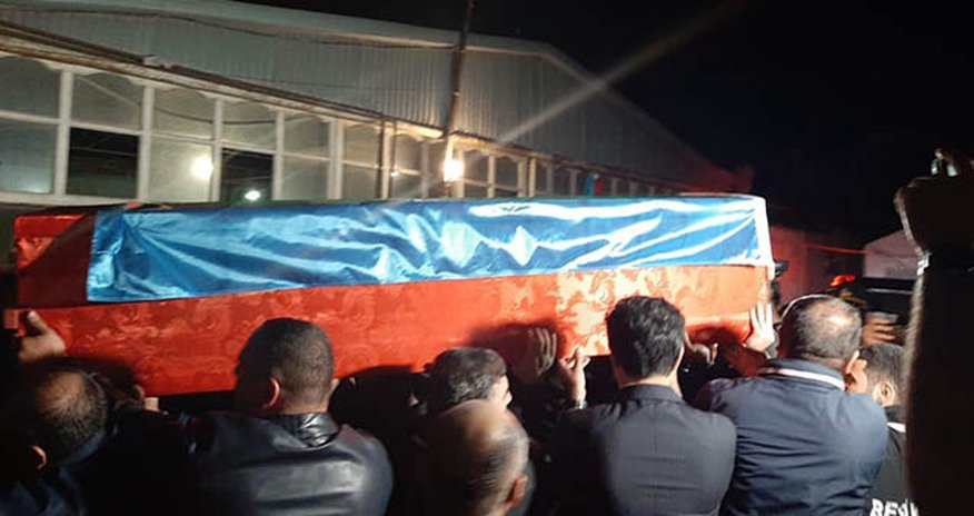 Siracla Məhərrəmin cənazələri Bakıya gətirildi Siracla Məhərrəmin cənazələri Bakıya gətirildi