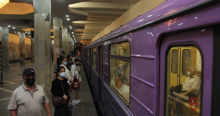 Bakı metrosu ilə gündəlik 400 min sərnişin daşınıb Bakı metrosu ilə gündəlik 400 min sərnişin daşınıb
