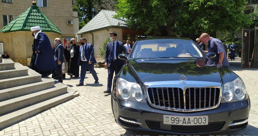 Allahşükür Paşazadə Aleksandr Ata ilə vida mərasimində - Fotolar Allahşükür Paşazadə Aleksandr Ata ilə vida mərasimində - Fotolar