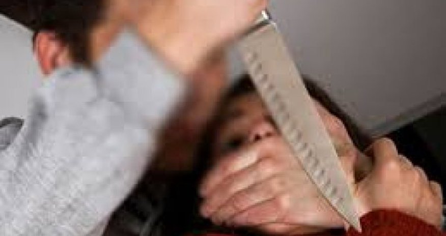 Bakıda qardaş bacısına 10 bıçaq zərbəsi vurub ÖLDÜRDÜ Bakıda qardaş bacısına 10 bıçaq zərbəsi vurub ÖLDÜRDÜ