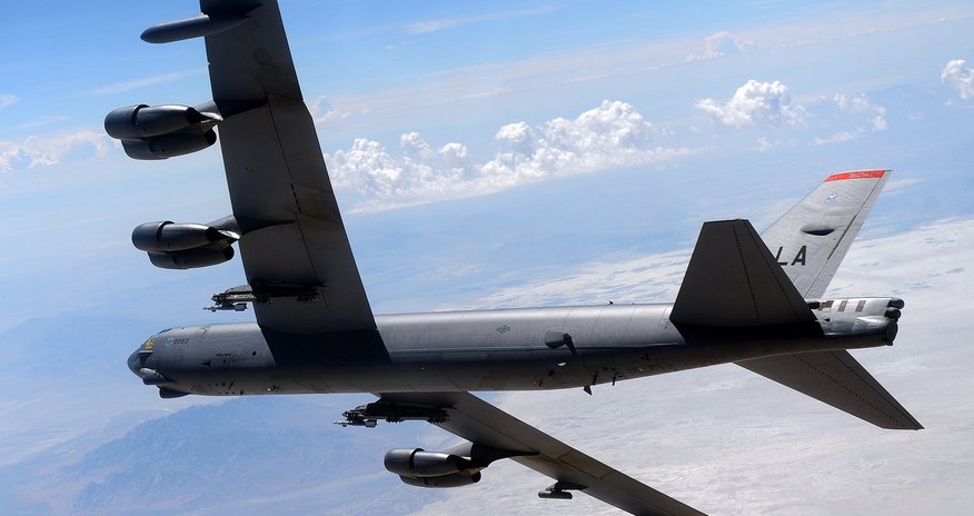 Турецкие F-16 сопроводили американский B-52 Турецкие F-16 сопроводили американский B-52
