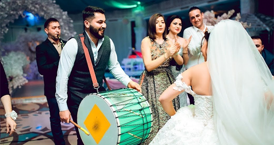 Toyda bu şəxslər maska taxmayacaq Toyda bu şəxslər maska taxmayacaq