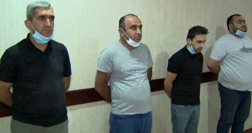 Saxta spirtli içkilər hazırlayan ata və oğuldan ibarət dəstə üzvləri tutulub - VİDEO Saxta spirtli içkilər hazırlayan ata və oğuldan ibarət dəstə üzvləri tutulub - VİDEO