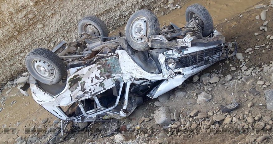 Qubada avtomobil qayadan aşıb, sürücü ölüb Qubada avtomobil qayadan aşıb, sürücü ölüb