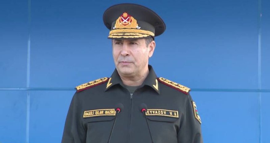Vilayət Eyvazov Vaqif Əsədovla Nurlan Əliyevi təltif etdi Vilayət Eyvazov Vaqif Əsədovla Nurlan Əliyevi təltif etdi