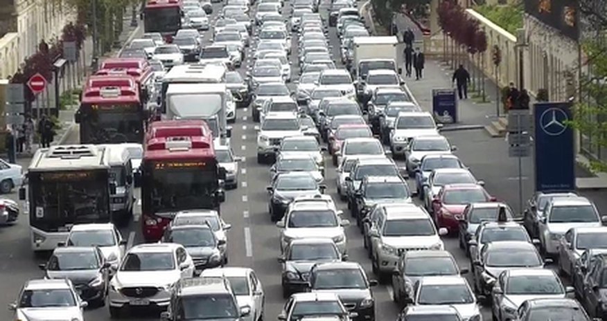 Bakıda sıxlıq olan yolların siyahısı açıqlandı Bakıda sıxlıq olan yolların siyahısı açıqlandı