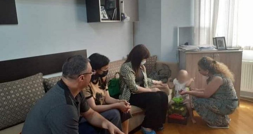 Dövlət Komitəsi valideyinləri narkotik aludəçisi olan uşaqla bağlı məlumat yaydı Dövlət Komitəsi valideyinləri narkotik aludəçisi olan uşaqla bağlı məlumat yaydı
