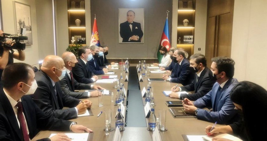 Azərbaycan və Serbiya XİN başçılarının geniş tərkibli görüşü başlayıb Azərbaycan və Serbiya XİN başçılarının geniş tərkibli görüşü başlayıb