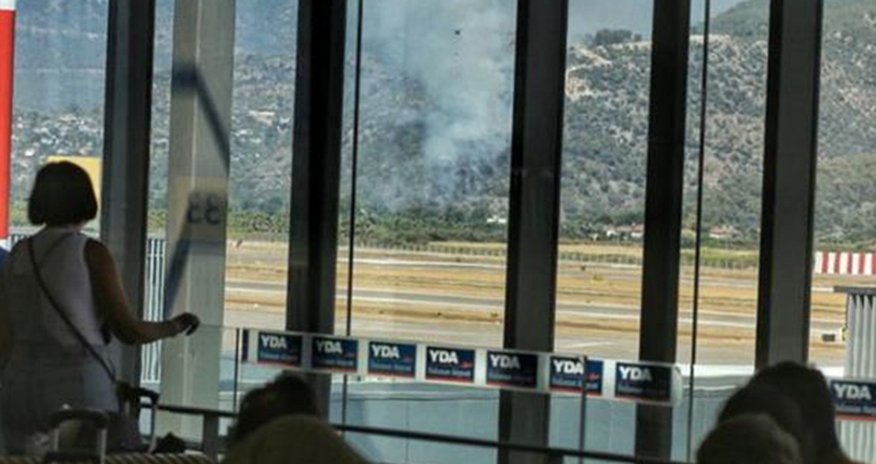 Türkiyədə hava limanı yaxınlığında yanğın başladı - Foto Türkiyədə hava limanı yaxınlığında yanğın başladı - Foto