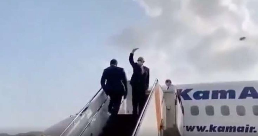 Əfqanıstan prezidenti ölkədən qaçarkən görün nə aparırmış: 4 maşın dolusu ... - VİDEO Əfqanıstan prezidenti ölkədən qaçarkən görün nə aparırmış: 4 maşın dolusu ... - VİDEO