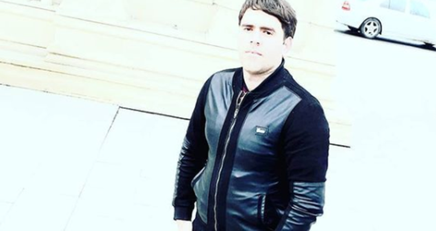 Bərdədə qardaş bacısının başını kəsdi Bərdədə qardaş bacısının başını kəsdi