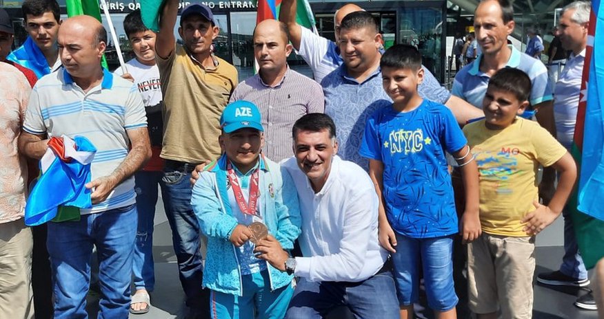Tokio-2020: Azərbaycanın ilk medalını qazanmış paralimpiyaçı Vətənə qayıdıb Tokio-2020: Azərbaycanın ilk medalını qazanmış paralimpiyaçı Vətənə qayıdıb