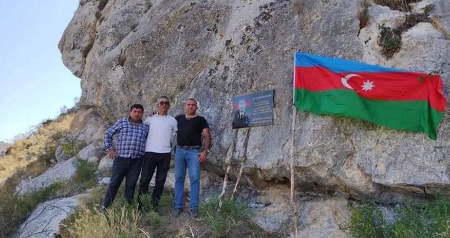 Milli Qəhrəmanın şəhid olduğu yerə onun xatirə lövhəsi vuruldu - FOTO Milli Qəhrəmanın şəhid olduğu yerə onun xatirə lövhəsi vuruldu - FOTO